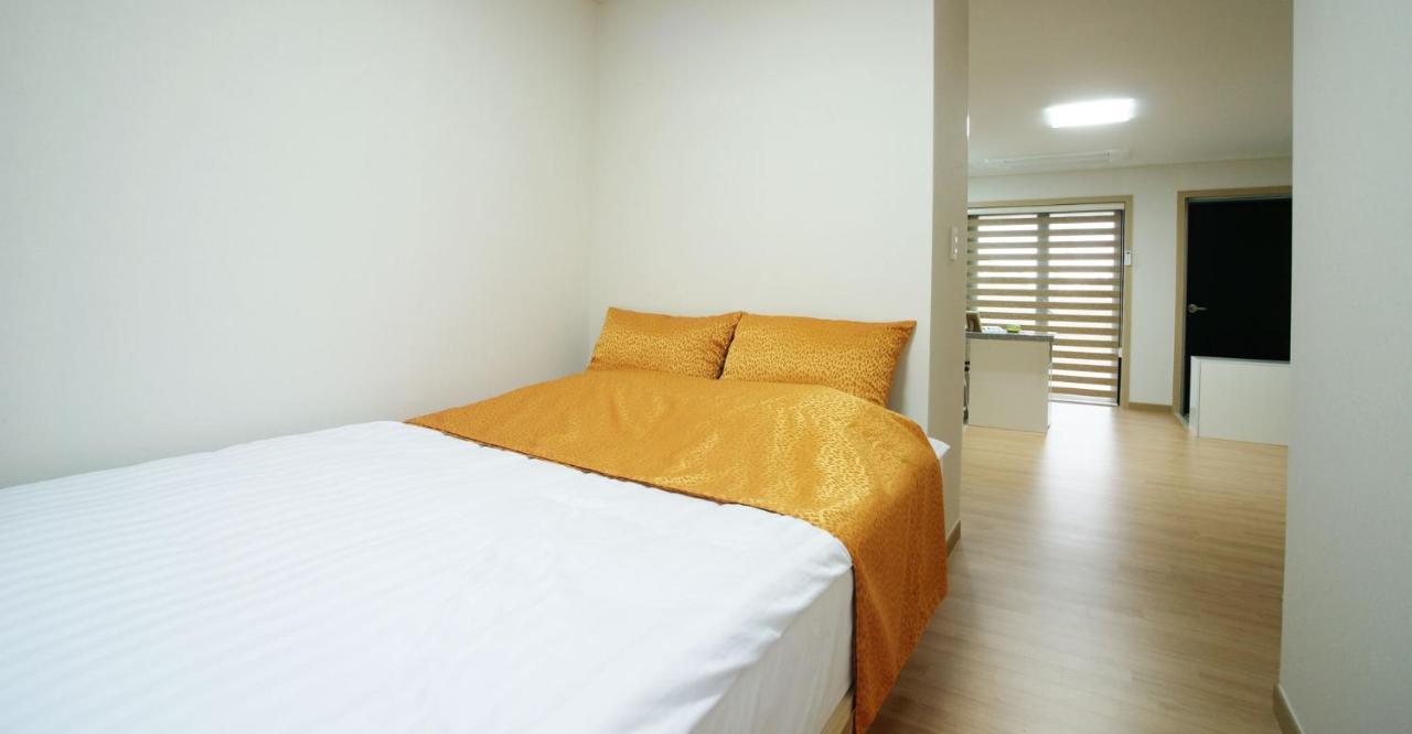 Gotjawal Geomunoreum Pension Jeju Extérieur photo