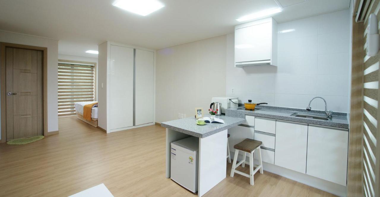 Gotjawal Geomunoreum Pension Jeju Extérieur photo