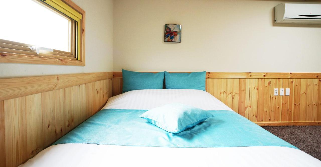 Gotjawal Geomunoreum Pension Jeju Extérieur photo
