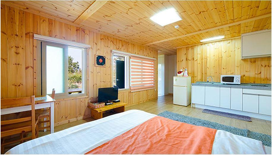 Gotjawal Geomunoreum Pension Jeju Extérieur photo