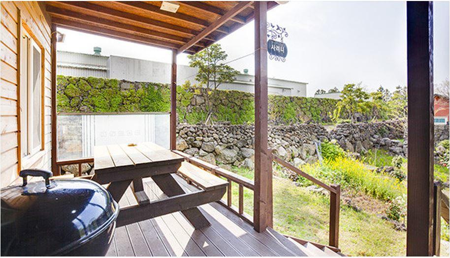 Gotjawal Geomunoreum Pension Jeju Extérieur photo
