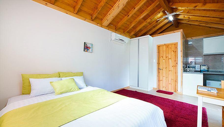 Gotjawal Geomunoreum Pension Jeju Extérieur photo