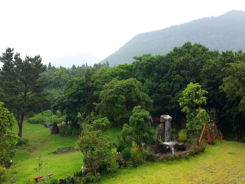 Gotjawal Geomunoreum Pension Jeju Extérieur photo